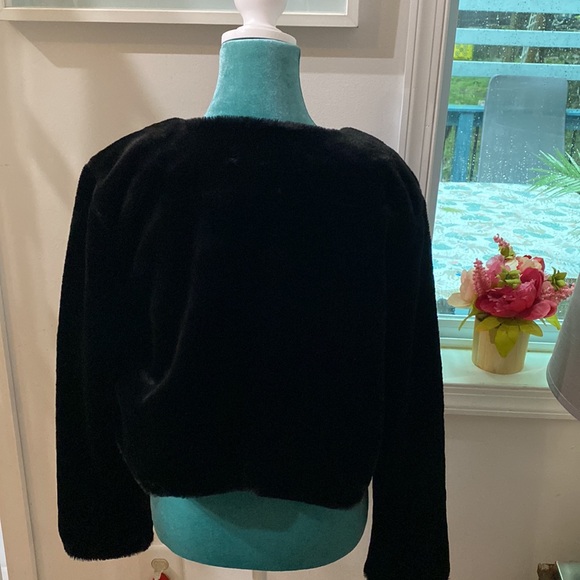 BCBG Paris 3/4 Sleeve Stole - Picture 4 of 9